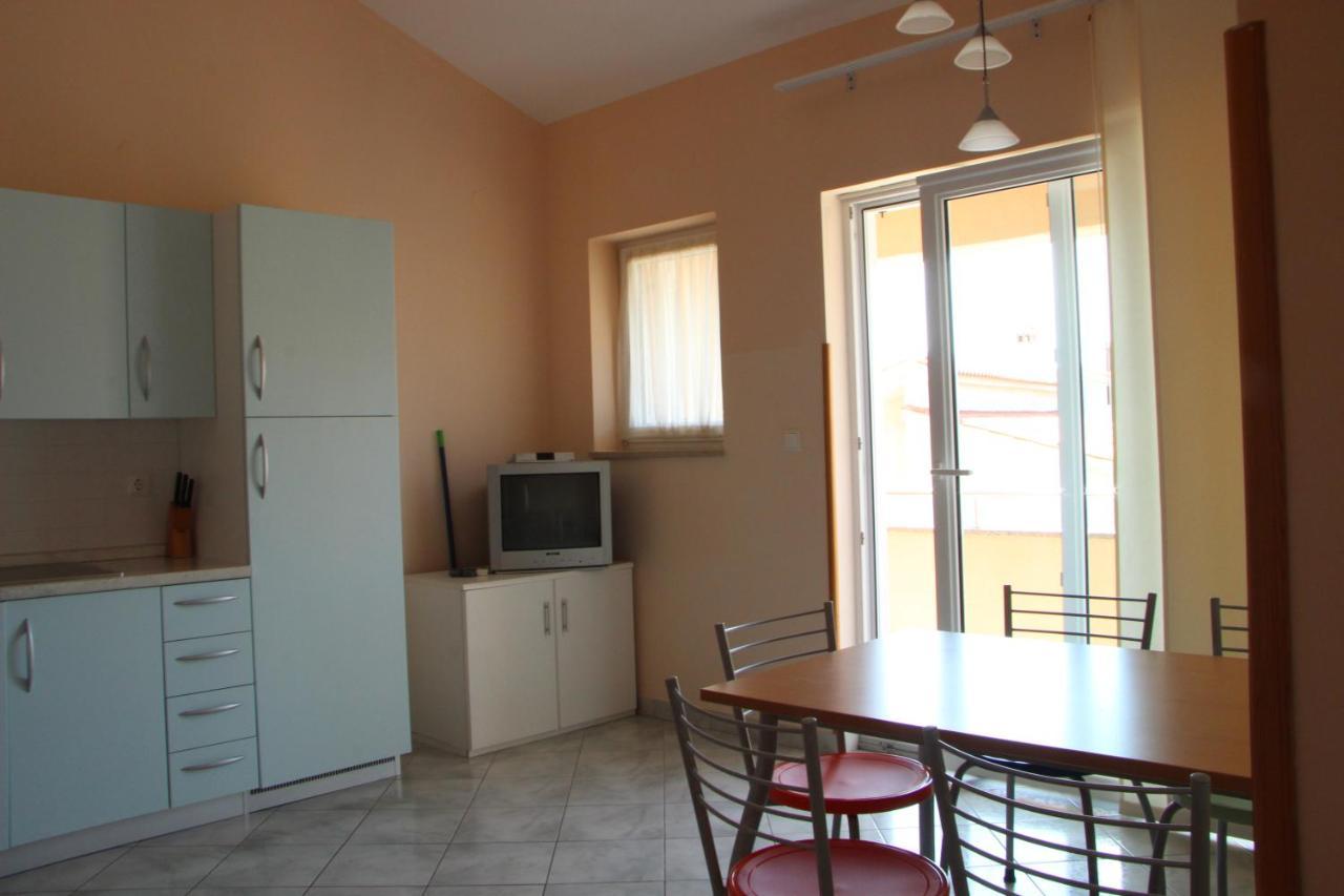 Apartments Miriam Premantura Exterior photo