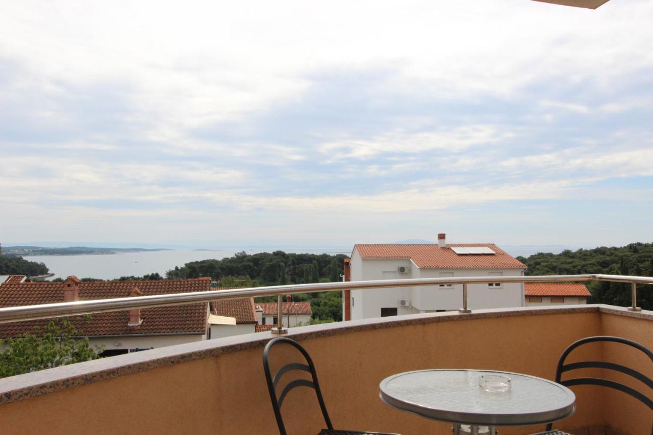 Apartments Miriam Premantura Exterior photo