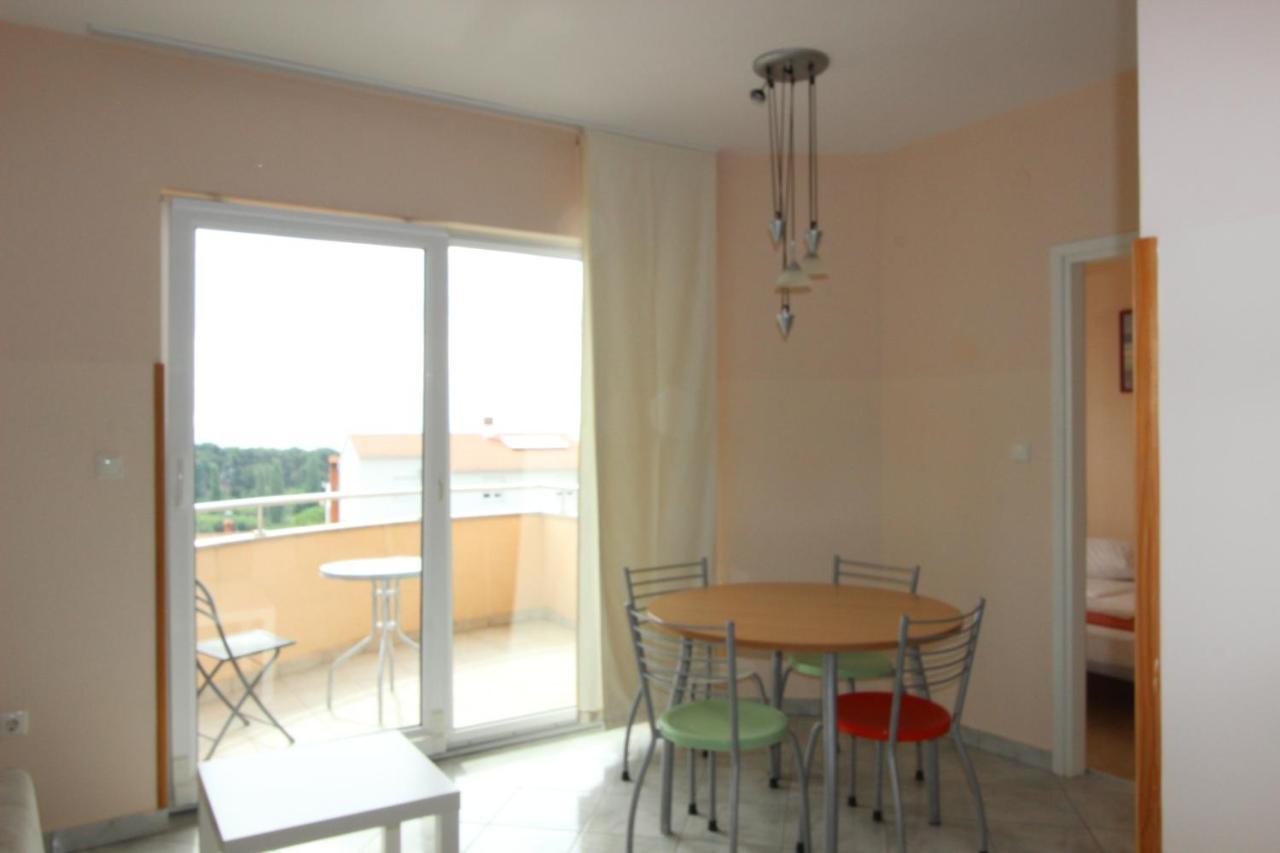 Apartments Miriam Premantura Exterior photo