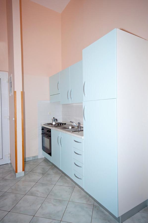 Apartments Miriam Premantura Exterior photo